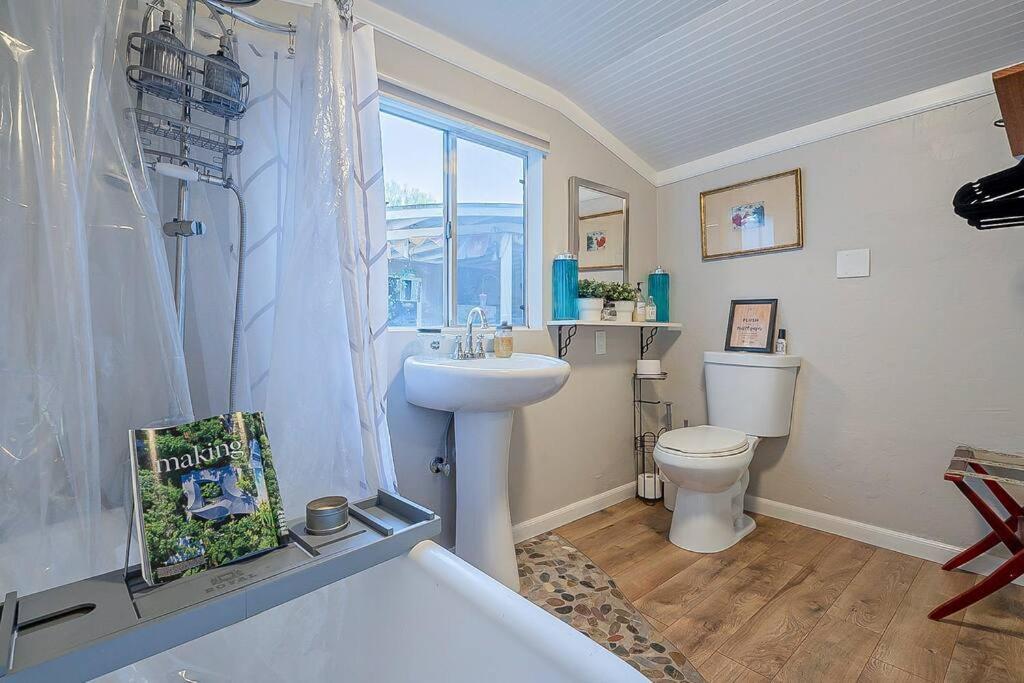 Cute Peaceful Tiny House Getaway W Backyard - Low Summer Rates! ทูซอน ภายนอก รูปภาพ